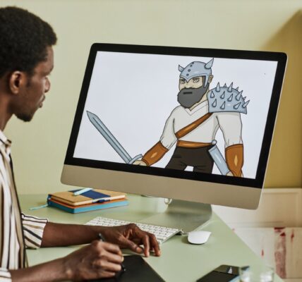 Między słowem a obrazem – jak tworzyć powieści graficzne 3 mężczyzna tworzący komiks