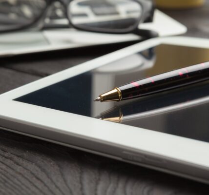 Tablet dla freelancera — lekkie biuro w plecaku czy zbyt duży kompromis?